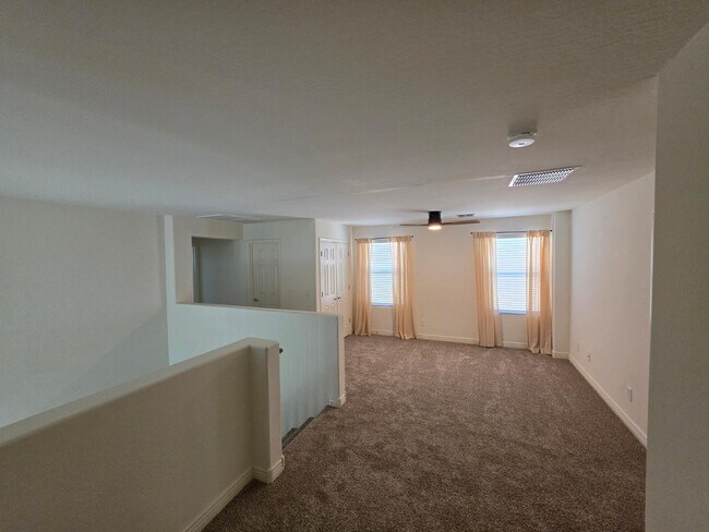 Building Photo - 2756 E Hickory St