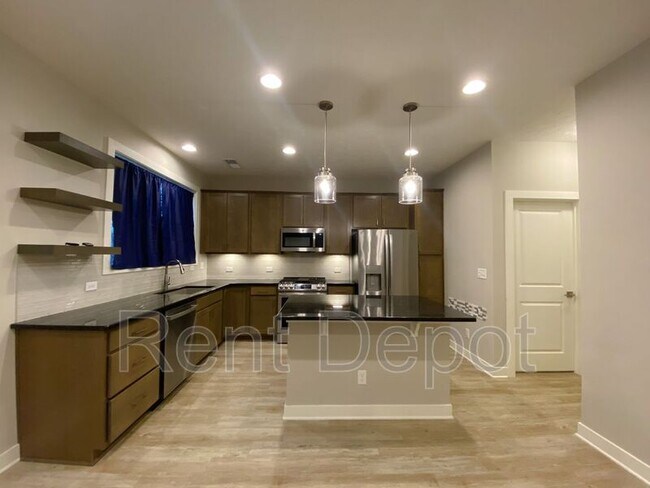 Building Photo - 5514 Cameo Dr