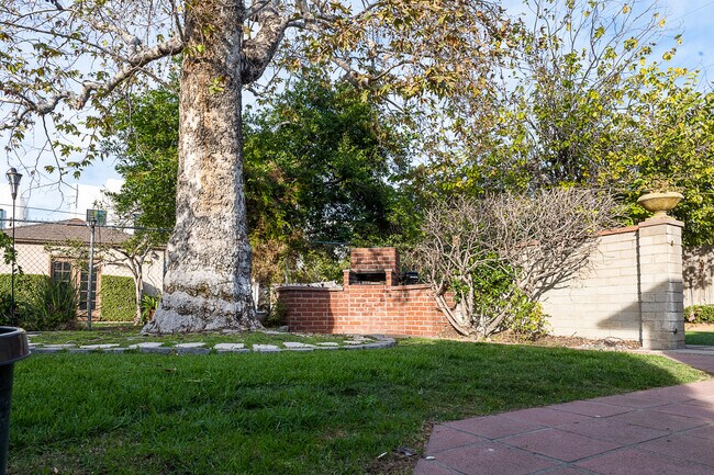 Building Photo - 6328 Camellia Ave
