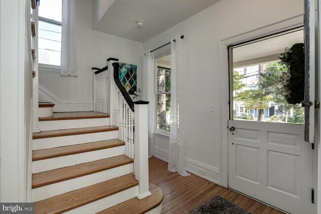 Building Photo - 30 Vandeventer Ave