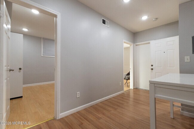 Building Photo - 158 Terrace Ave