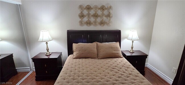 Building Photo - 210 E Flamingo Rd