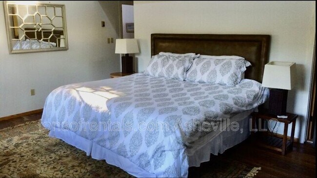 Building Photo - 4 Coma Lk Ln