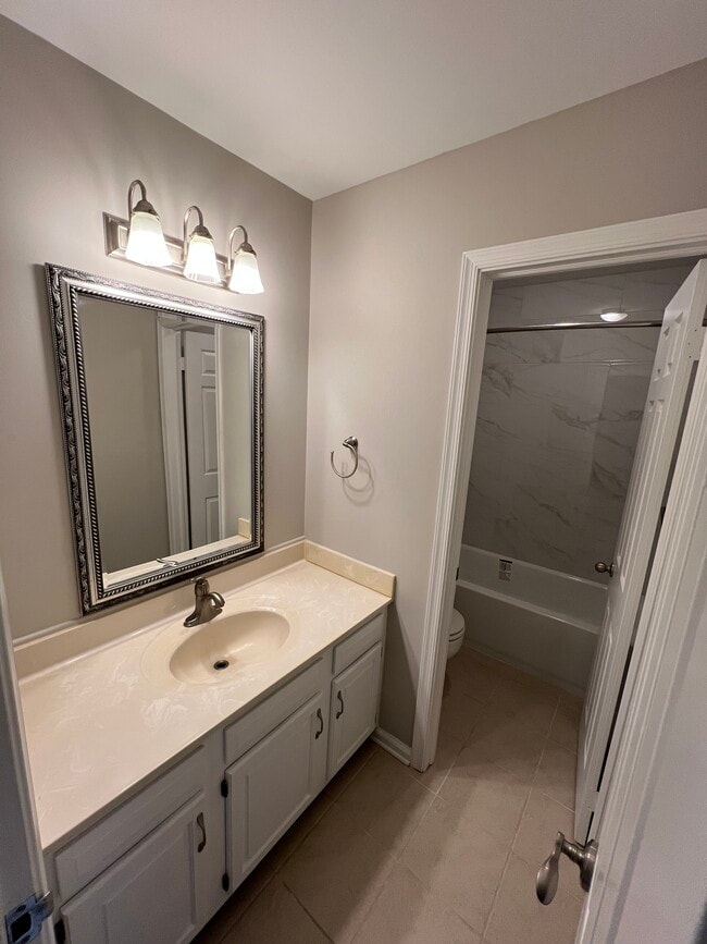 Building Photo - 5102 Spring Branch Blvd