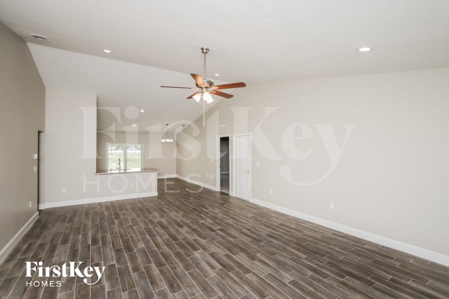 Building Photo - 918 Armstrong Rd SE