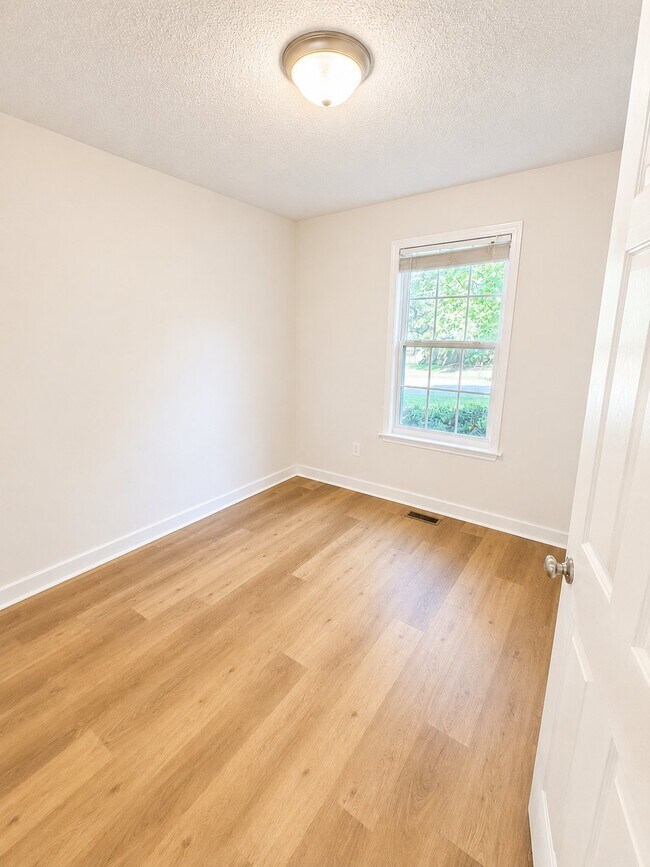 Building Photo - 225 Harvester Dr