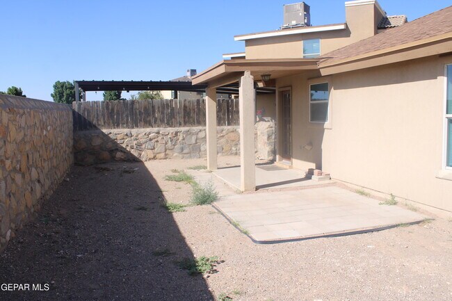 Building Photo - 12928 Hueco Pit Dr
