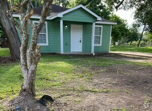 Building Photo - Cute 2 Bed / 1 bath home in Beaumont! Move...