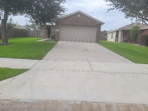 Building Photo - 7907 Crescent Village Ln