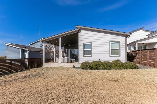Building Photo - 7005 Boyle Dr