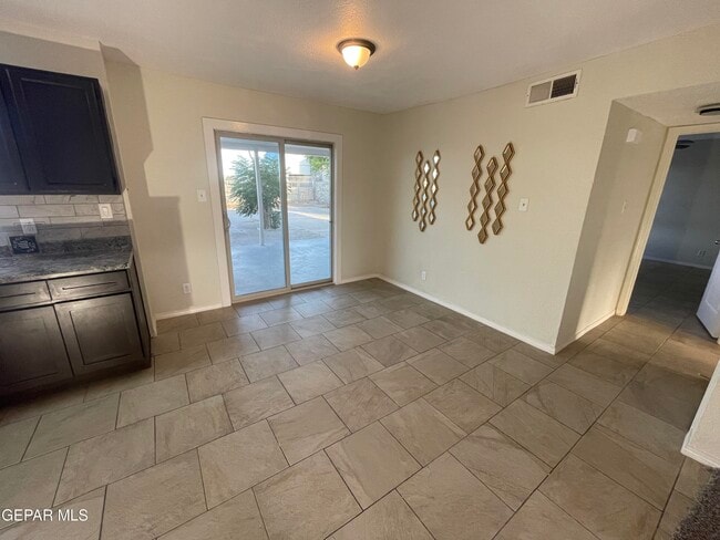 Building Photo - 1574 Rebecca Ann Dr