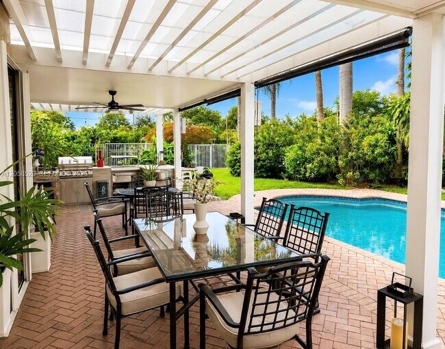 Building Photo - 16445 Sapphire Pl