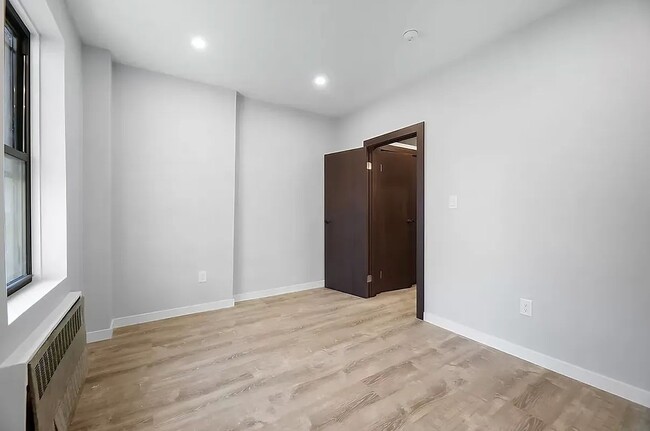 Building Photo - 453 W 48th St