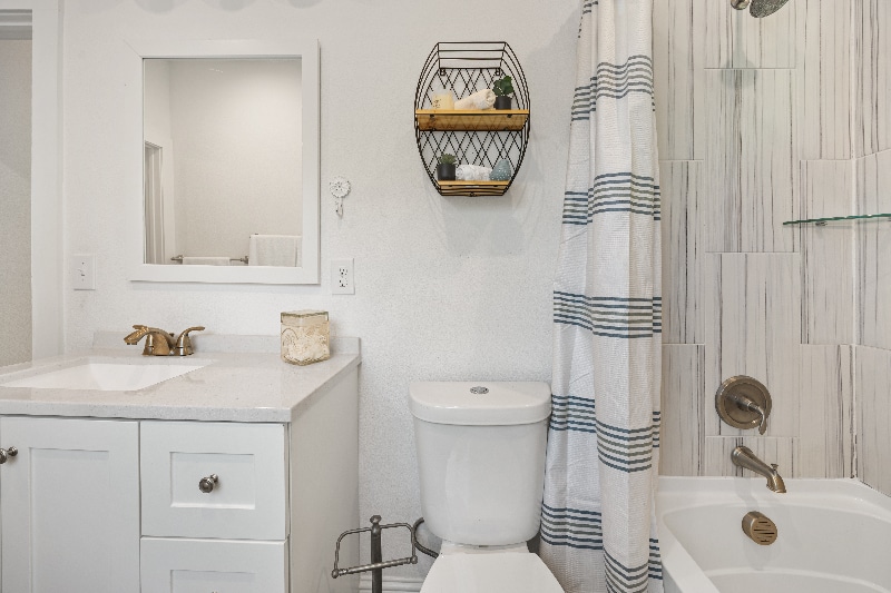 Building Photo - 600 Barnes St