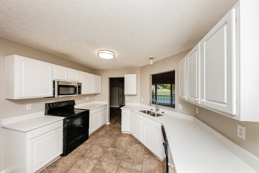 Building Photo - 524 Legacy Park Dr