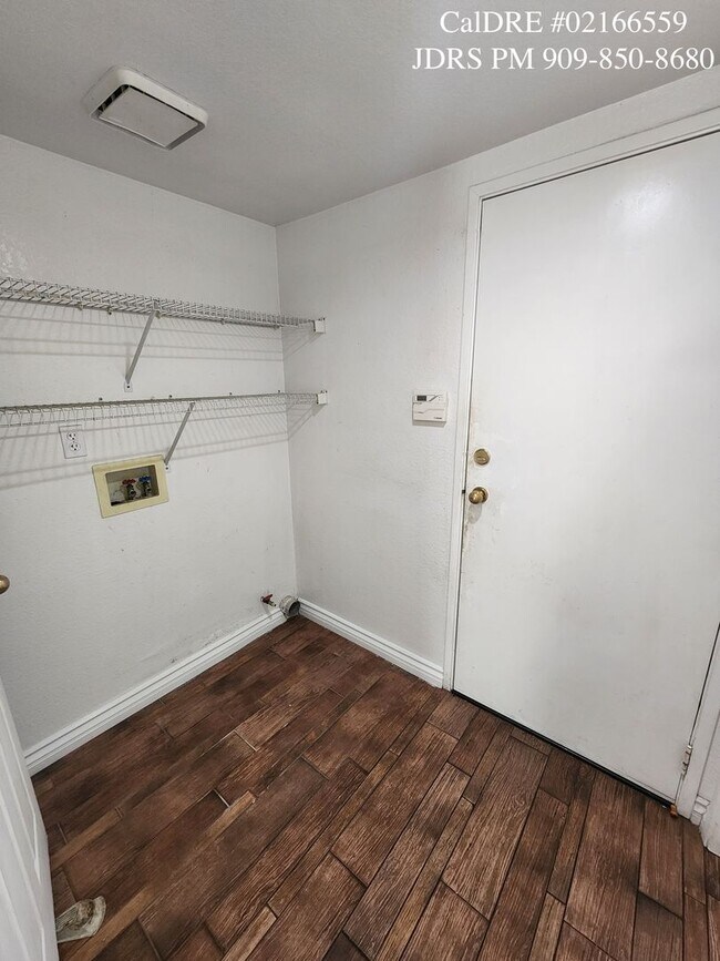 Building Photo - Rancho Cucamonga 3 Bedroom Condo