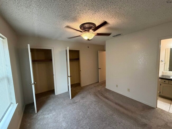 Building Photo - 4830 Lovers Ln