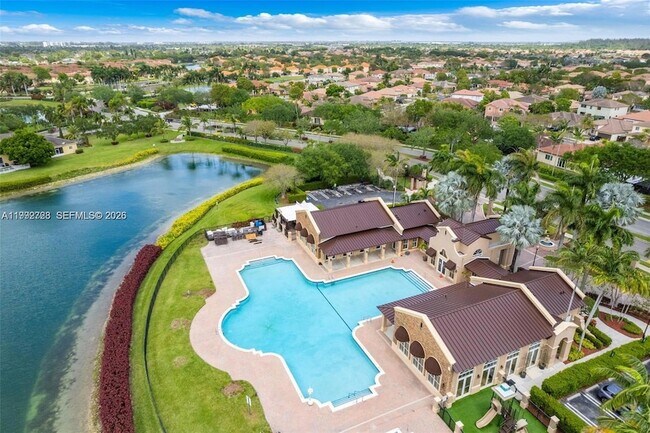 Building Photo - 1720 NE 33rd Ave