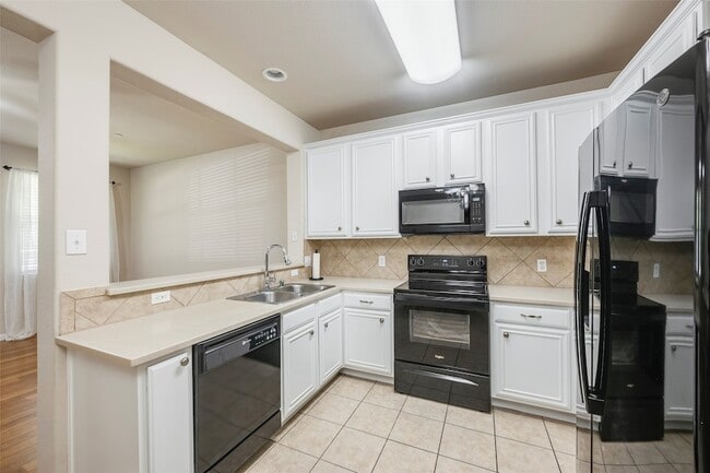 Building Photo - 2216 Carlisle St