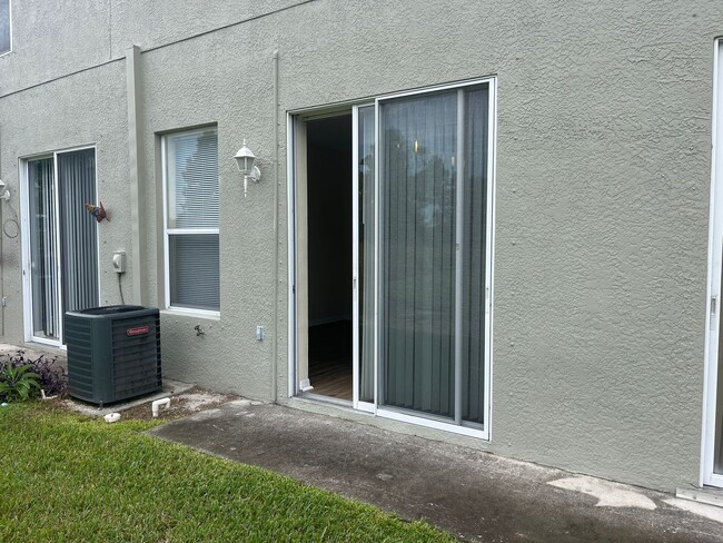 Building Photo - For Rent – Charming 2-Bed, 2.5-Bath Townho...