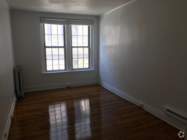 Building Photo - 38 Clearway St
