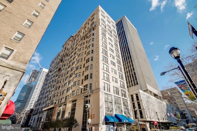 Building Photo - 135 S 19th St