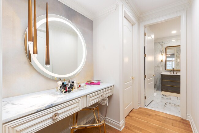 Building Photo - 16646 Brooklane Blvd