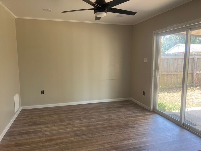 Building Photo - 2101 Peach St