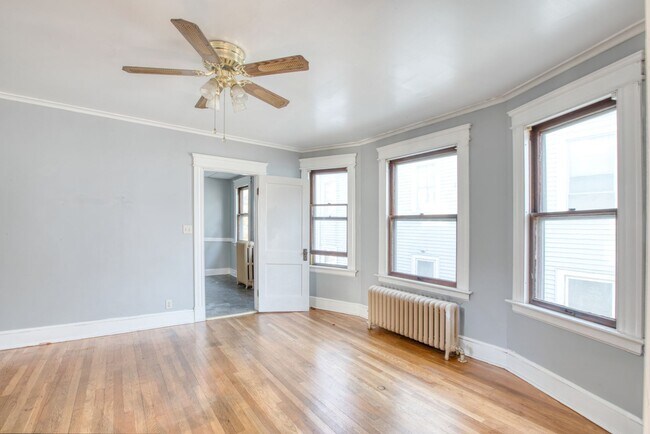 Building Photo - 226 Ledgeside Ave