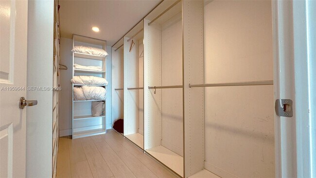 Building Photo - 400 Sunny Isles Blvd