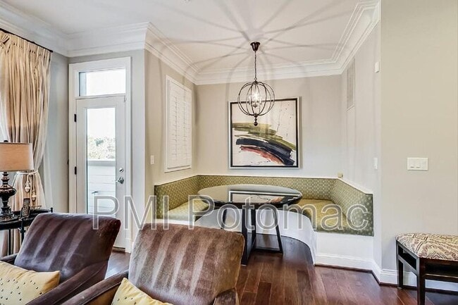 Building Photo - 10821 Symphony Park Dr