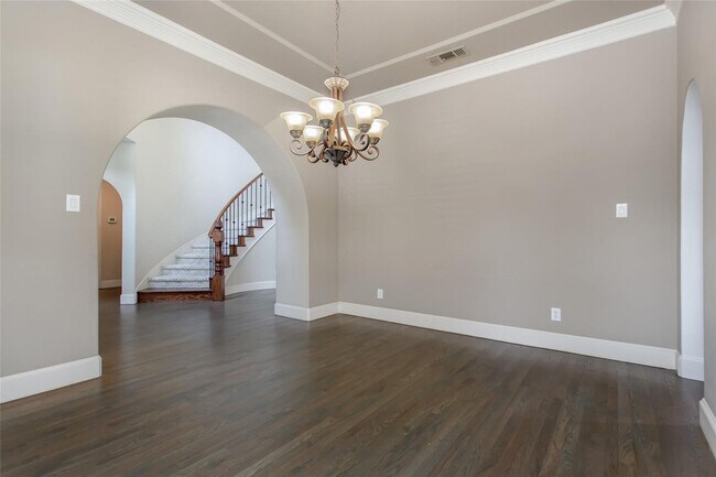 Building Photo - 921 Pine Burst Dr