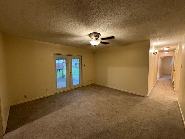 Building Photo - 4-Bedroom House for Rent in Killeen