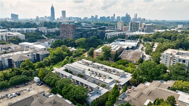 Building Photo - 400 Village Pkwy