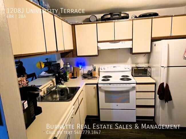 Building Photo - 1208J University Terrace-