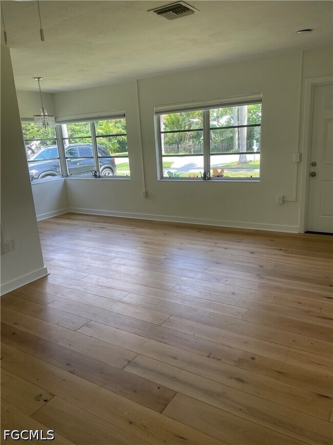 Building Photo - 1442 Olmeda Way