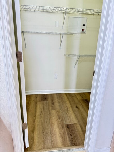 Building Photo - 6853 46th Way N