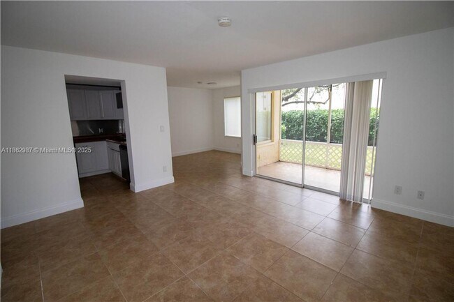 Building Photo - 917 Coral Club Dr
