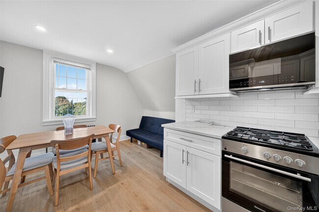 Building Photo - 44 Madeleine Ave