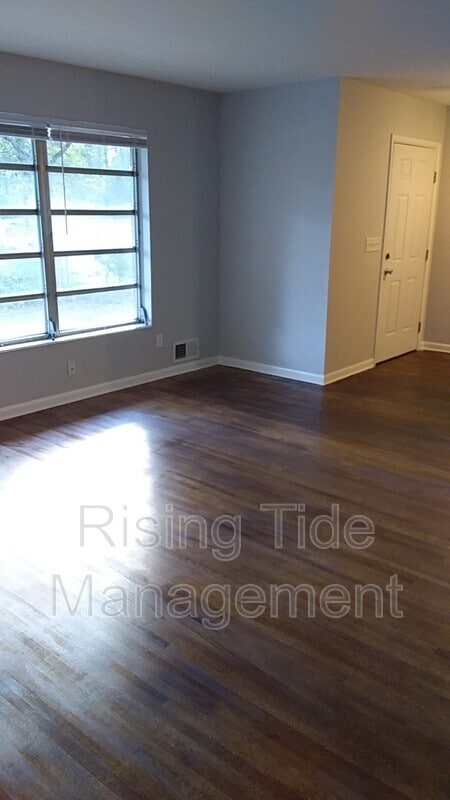 Building Photo - 7016 Briarwood Ln