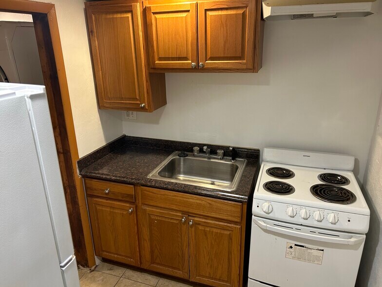 Building Photo - 3406 15th St NE