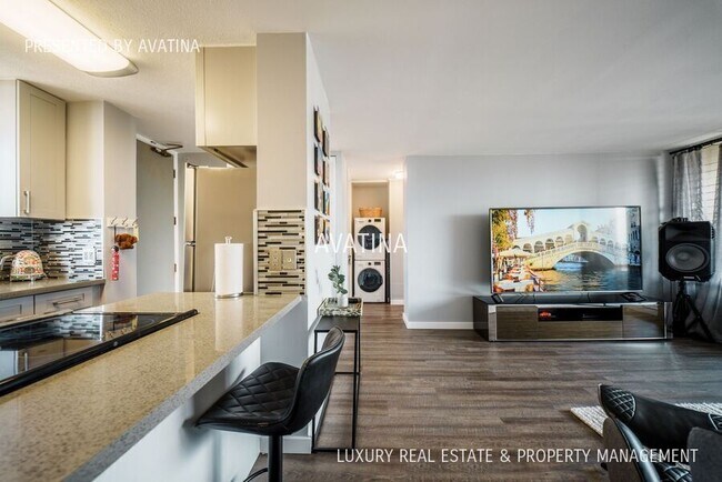 Building Photo - 2121 Ala Wai Blvd