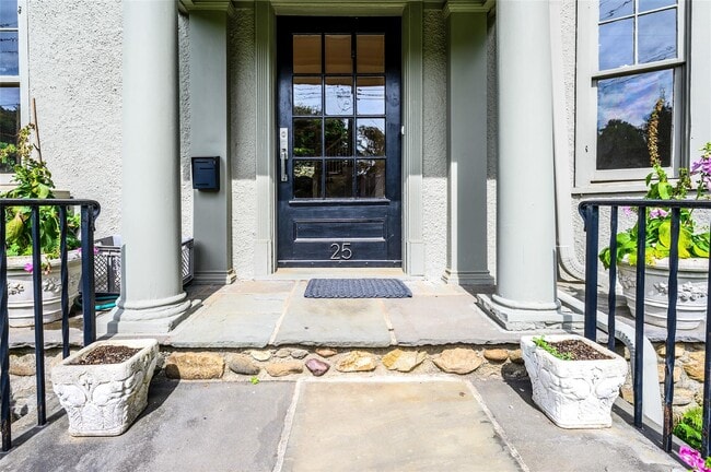 Building Photo - 25 Highbrook Ave