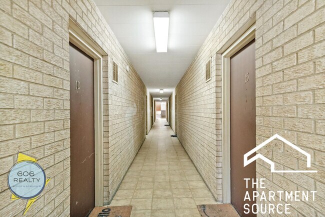 Building Photo - 1213 34th Ave