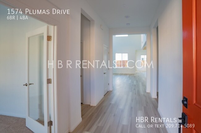 Building Photo - 1574 Plumas Dr