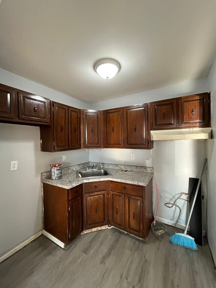 Building Photo - 180 Princeton Ave