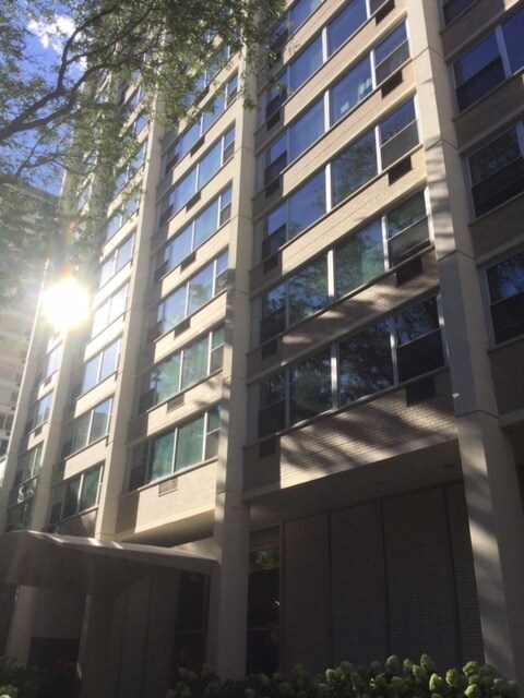 ** Waiving Move-in Fees** - 336 W Wellington Ave