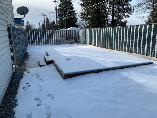 Building Photo - 4103 N Adams St