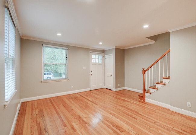 Building Photo - 8451 Water Oak Rd