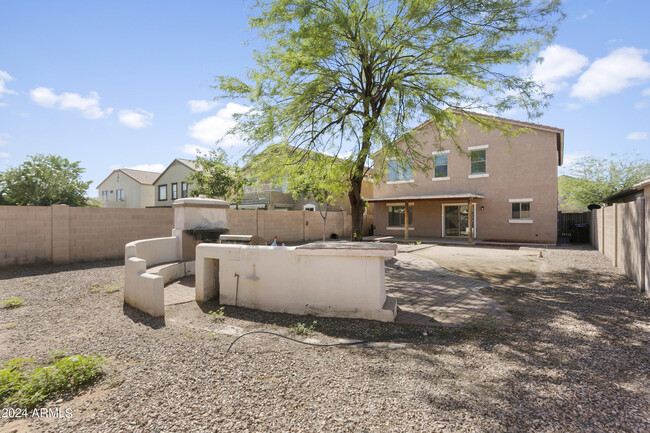 Building Photo - 1042 W Desert Basin Dr